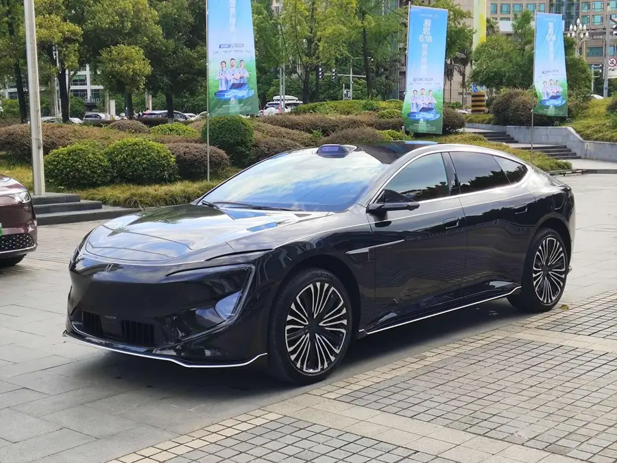 2026 Avatr 12 Facelift Royal Theater Edition 2