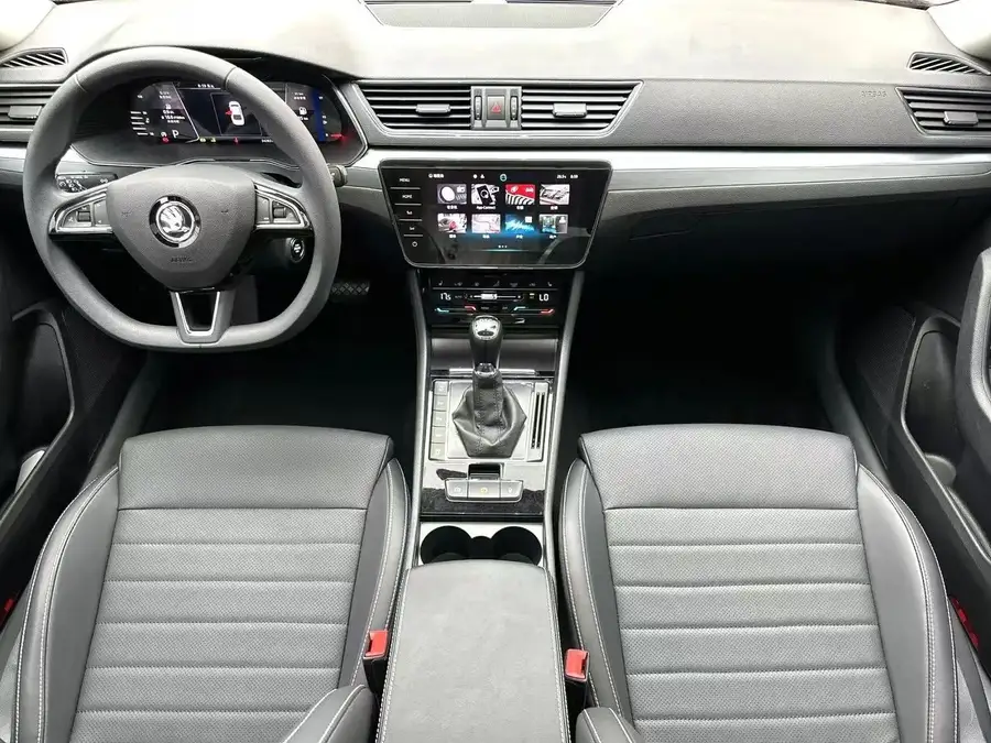2023 Skoda Superb TSI280 DSG Premium Edition 4