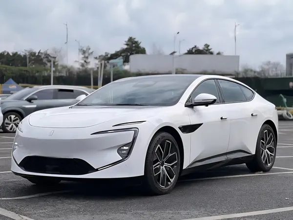 2025 AVATR 12 Max Extended Range Edition