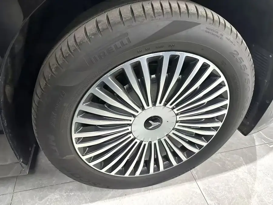 2025 Voyah Dreamer PHEV 4WD Flagship Kunpeng Edition 3