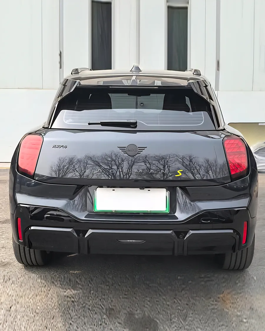 2024 MINI ACEMAN EV 445KM SE Artist 2