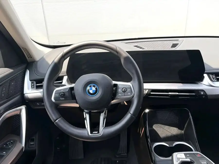 2025 BMW iX1 eDrive25L M Sport Package 5